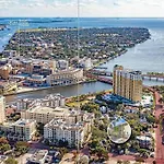 Luxury Suite By Tampa Convention Center & Hospital