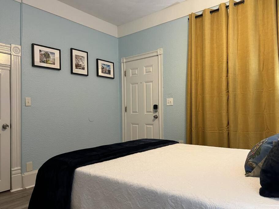 Luxury By Convention Center & Hospital *